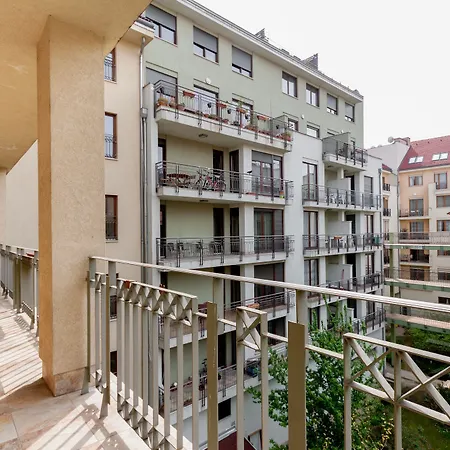 Appartement Club 99 *