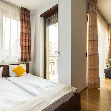 Club 99 Appartement *